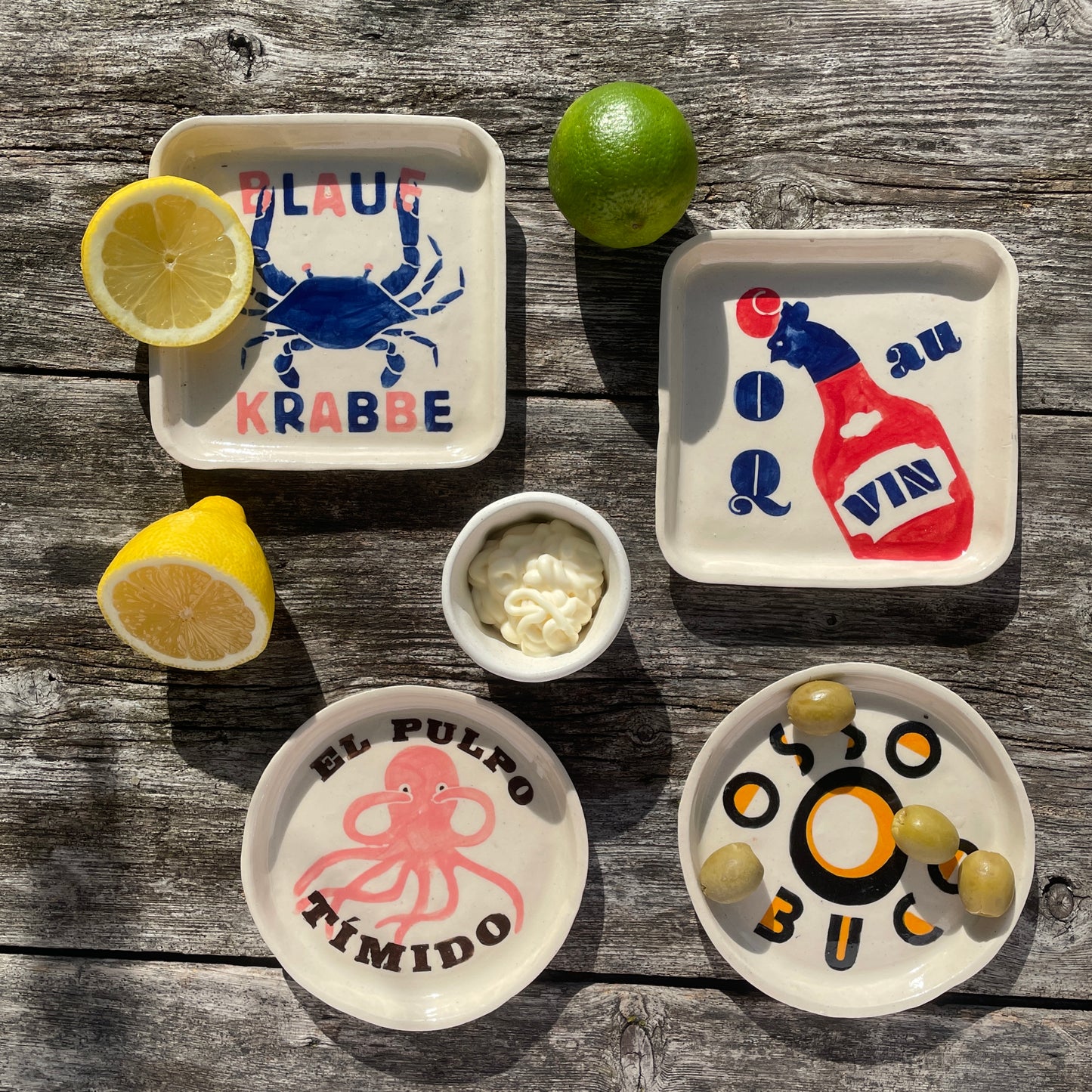 Set of four Euro dishes