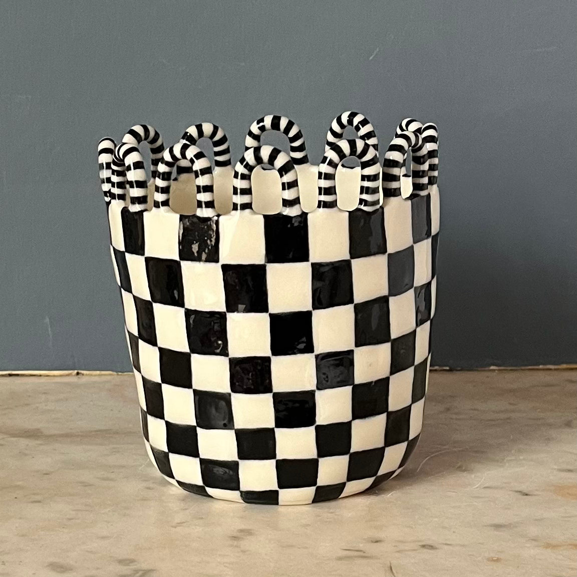 Porcelain Black and White Checked Head Pot