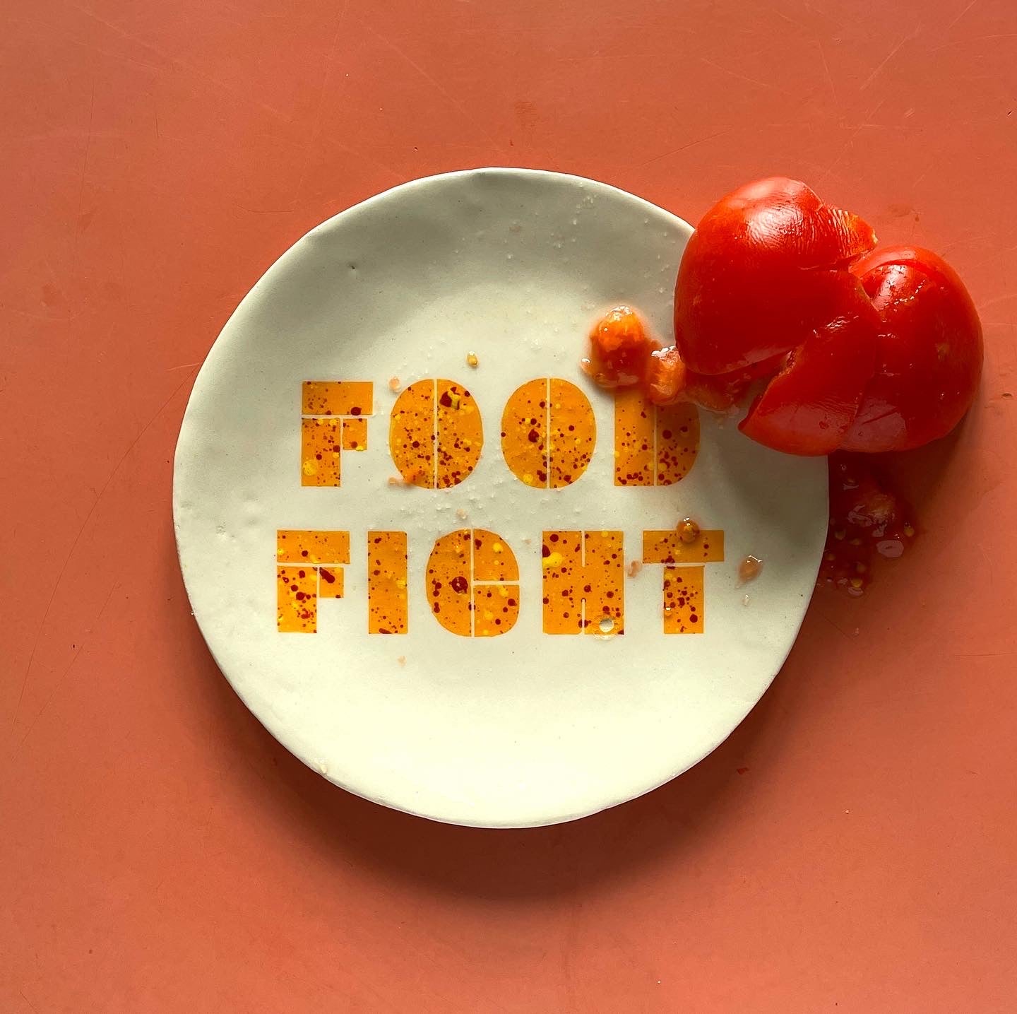Animal House – Food fight plate  + tomato