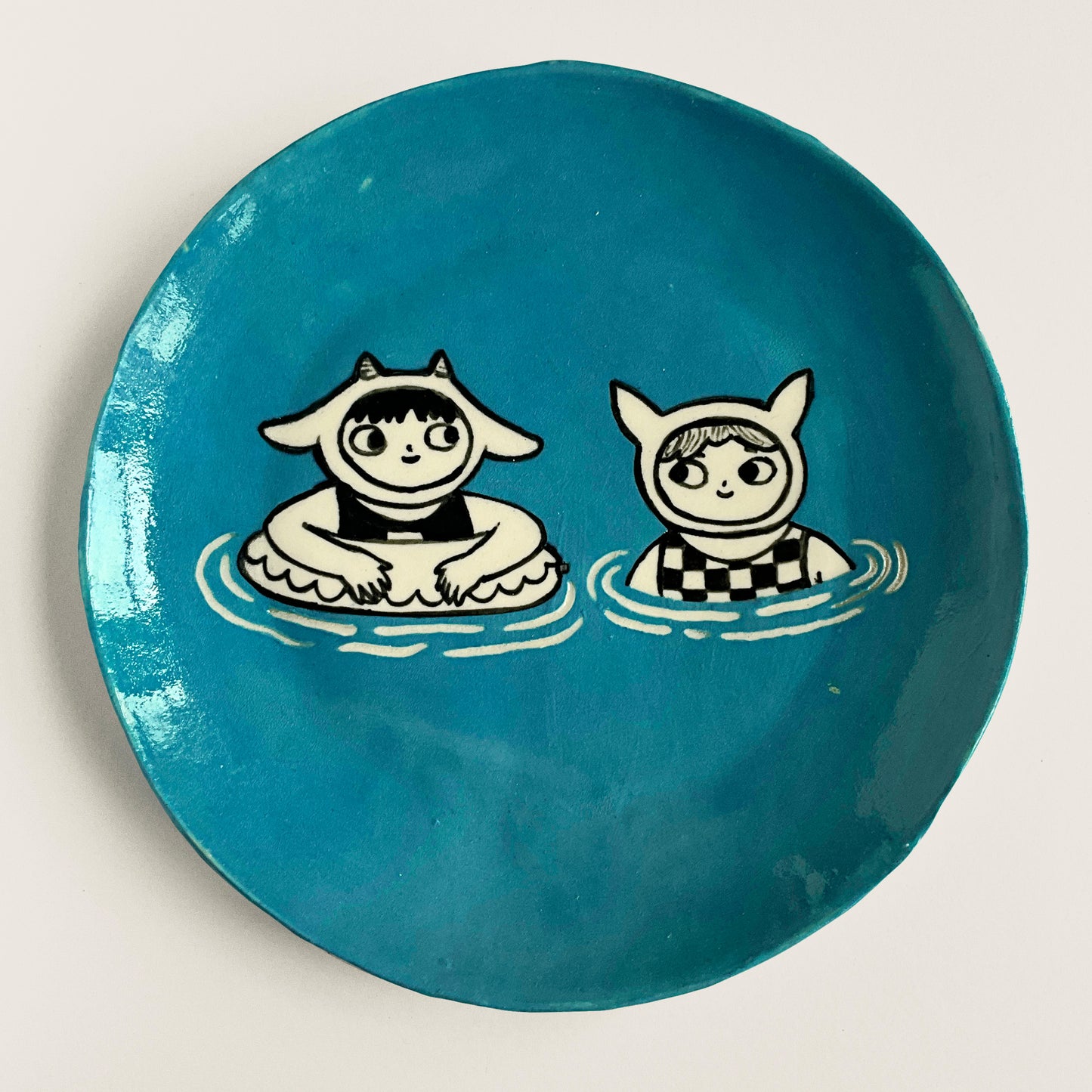 Two Bobbing Friends plate